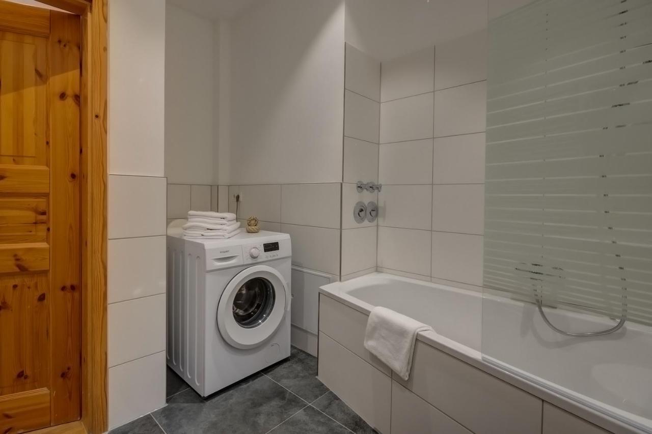 Kaza Guesthouse, Centrally Located 2 & 3 Bedroom Apartments In Augsburg Kültér fotó