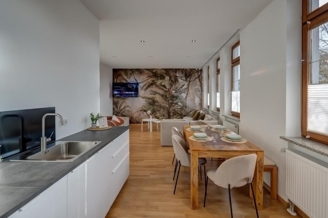 Kaza Guesthouse, Centrally Located 2 & 3 Bedroom Apartments In Augsburg Kültér fotó